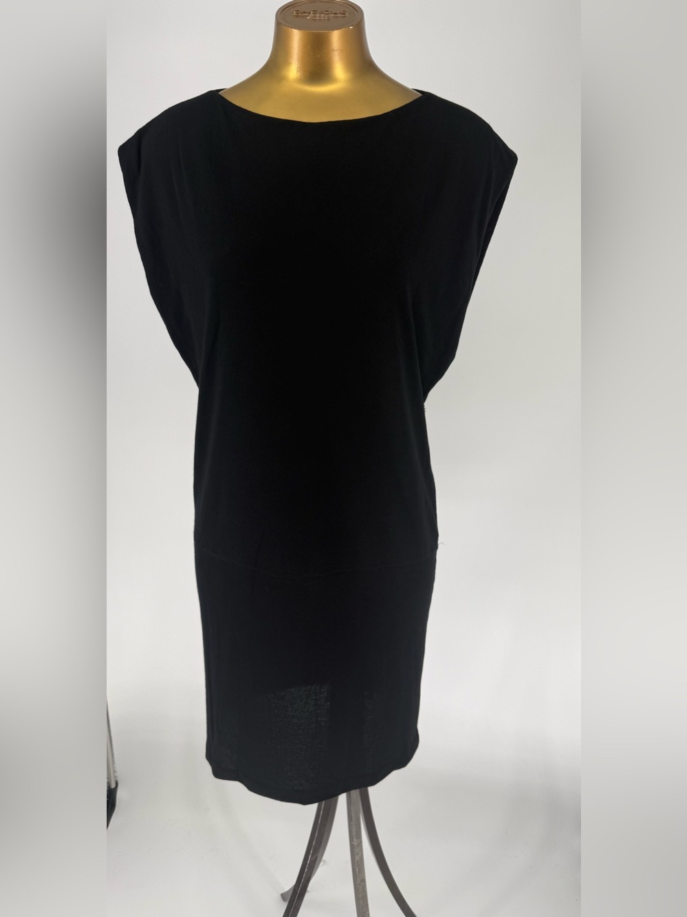 La Perla Black Midi Shift Dress Bateau Neck Crystal Zip 
US Size 8-10